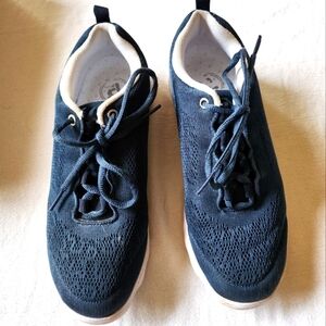 Propet Travel Active Walking Blue Sz.  7.5 Sneakers